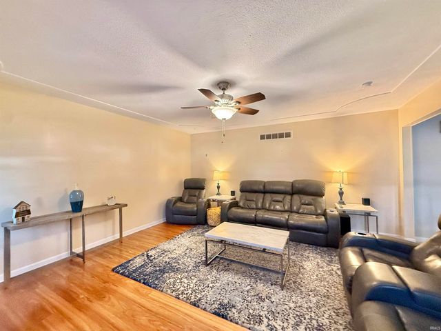 7766 Owens Drive, Newburgh, IN 47630