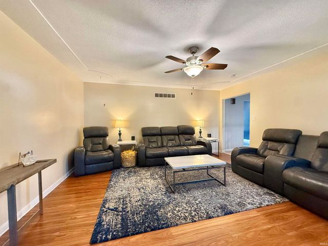 7766 Owens Drive, Newburgh, IN 47630