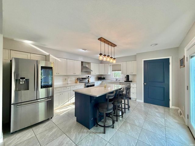 7766 Owens Drive, Newburgh, IN 47630