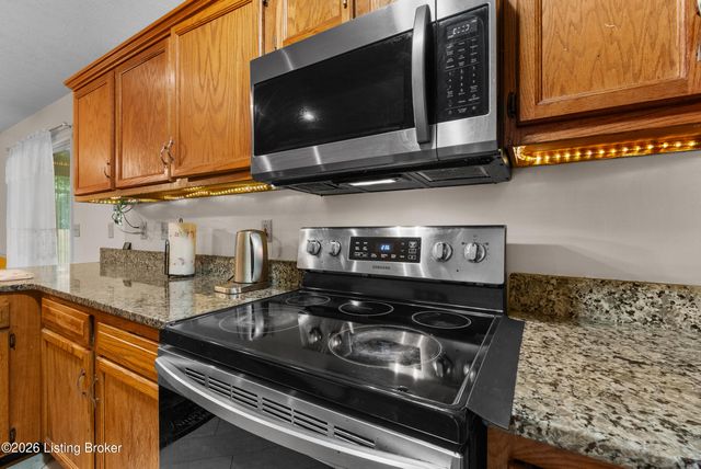11503 Halifax Dr, Louisville, KY 40245