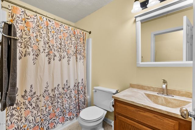 11503 Halifax Dr, Louisville, KY 40245
