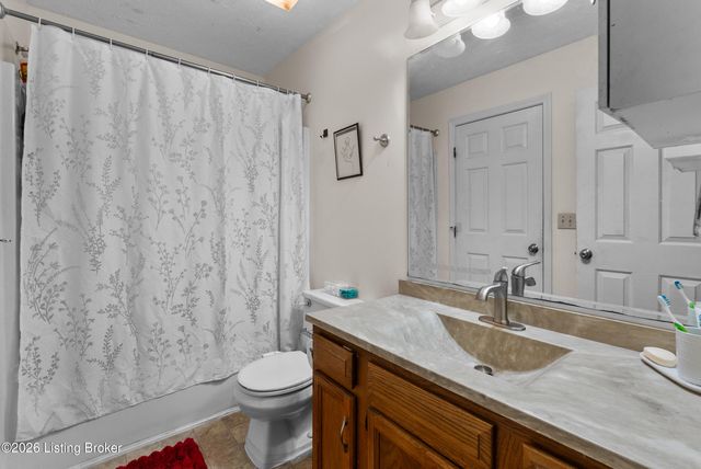 11503 Halifax Dr, Louisville, KY 40245