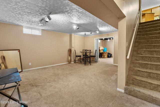 11503 Halifax Dr, Louisville, KY 40245