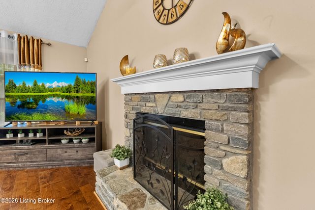 11503 Halifax Dr, Louisville, KY 40245