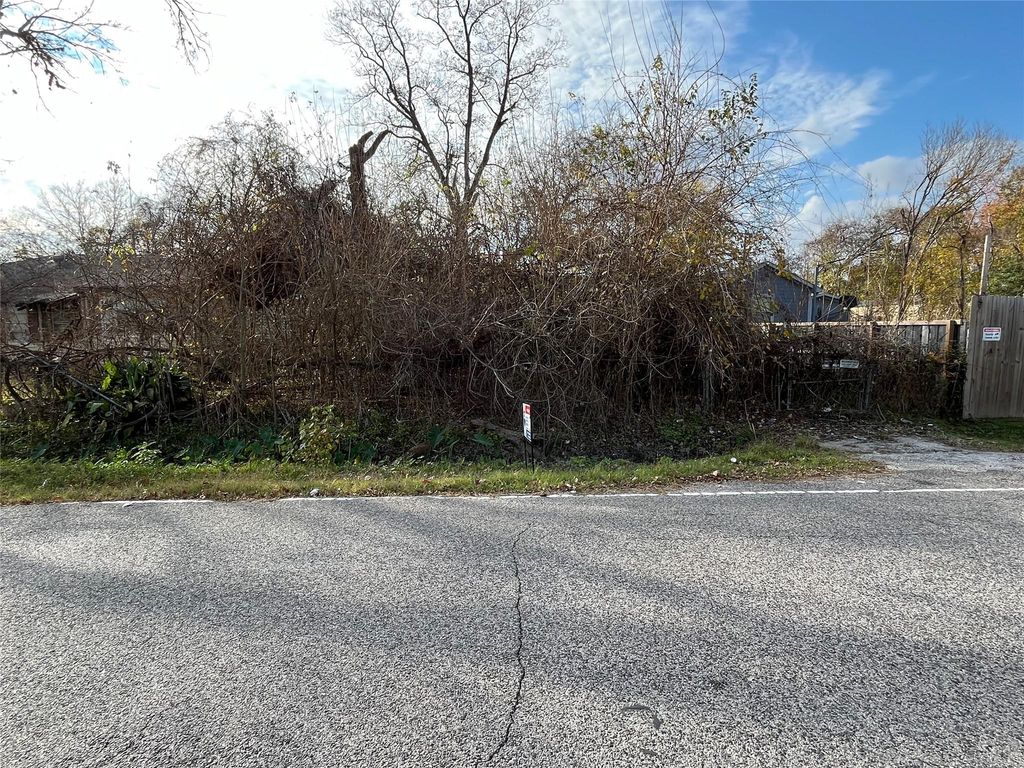 11905 Comet Drive, Houston, TX 77086