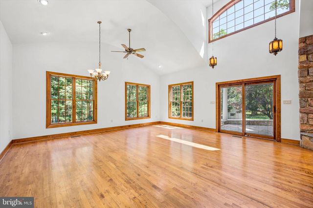 151 LINE RD, Malvern, PA 19355
