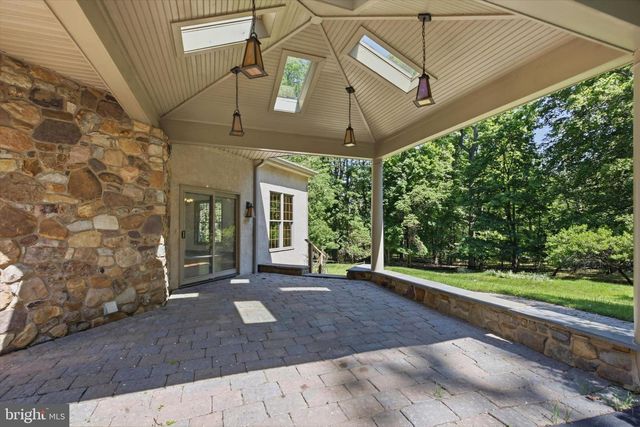 151 LINE RD, Malvern, PA 19355