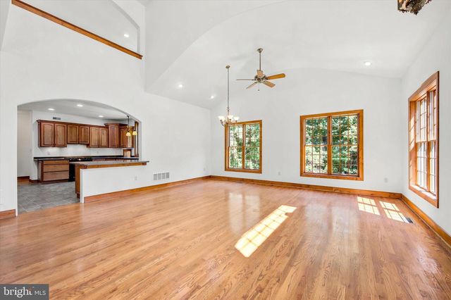 151 LINE RD, Malvern, PA 19355
