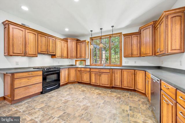 151 LINE RD, Malvern, PA 19355