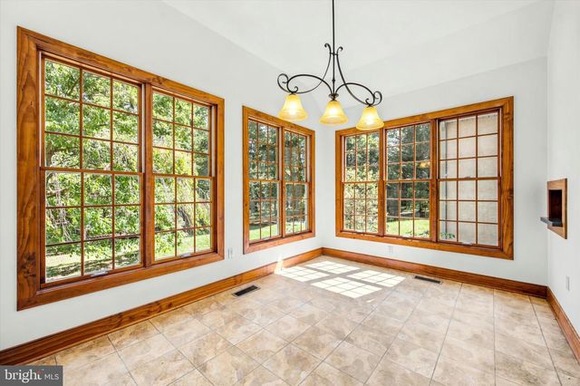 151 LINE RD, Malvern, PA 19355