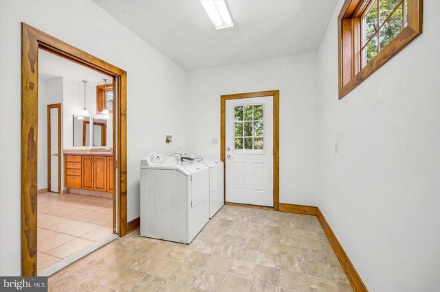 151 LINE RD, Malvern, PA 19355