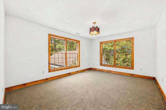 151 LINE RD, Malvern, PA 19355