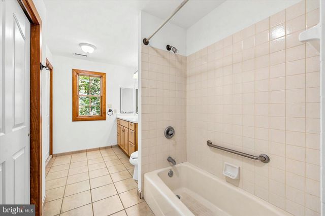151 LINE RD, Malvern, PA 19355