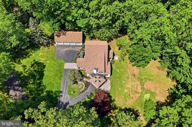 151 LINE RD, Malvern, PA 19355