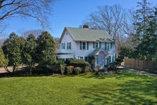 12 Summit Boulevard, Westhampton, NY 11977