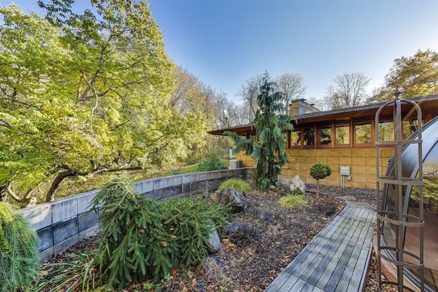 11185 Hawthorne Drive, Galesburg, MI 49053