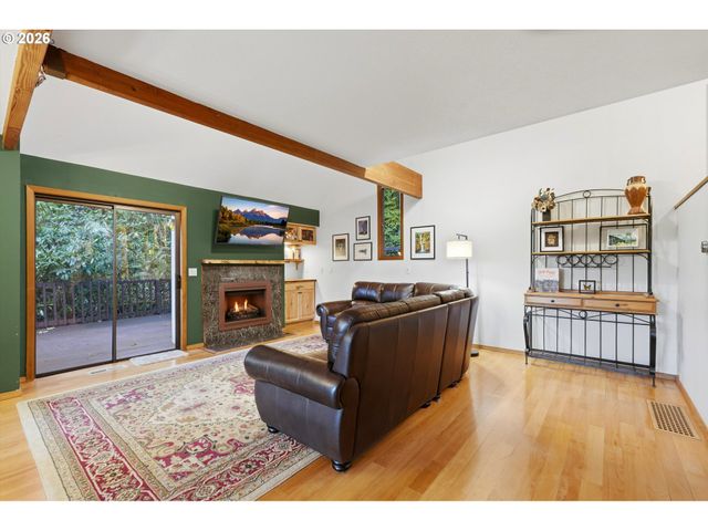 12 SAINT HELENS Cir, Lake Oswego, OR 97035