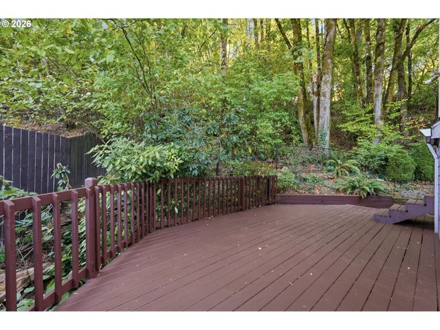 12 SAINT HELENS Cir, Lake Oswego, OR 97035