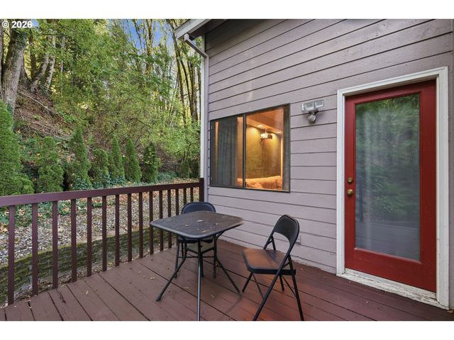 12 SAINT HELENS Cir, Lake Oswego, OR 97035
