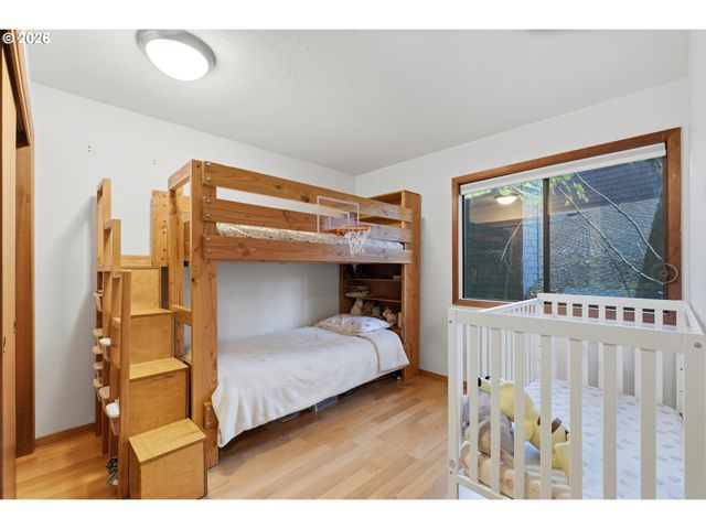 12 SAINT HELENS Cir, Lake Oswego, OR 97035