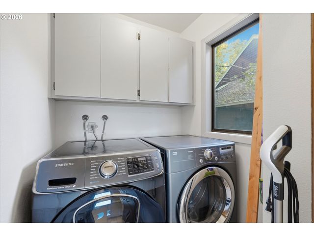 12 SAINT HELENS Cir, Lake Oswego, OR 97035