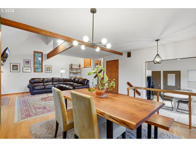 12 SAINT HELENS Cir, Lake Oswego, OR 97035