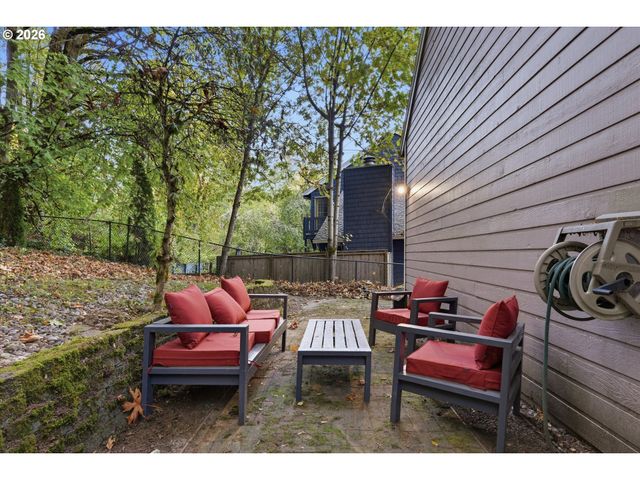 12 SAINT HELENS Cir, Lake Oswego, OR 97035