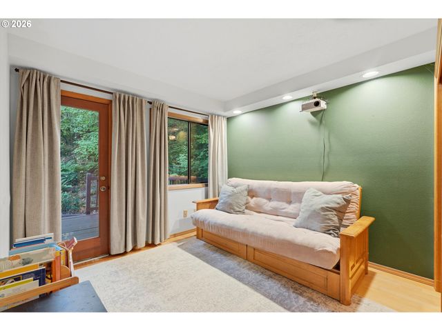 12 SAINT HELENS Cir, Lake Oswego, OR 97035