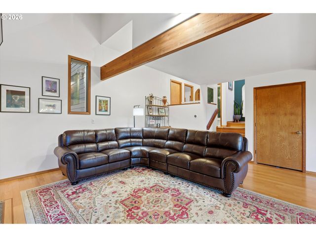 12 SAINT HELENS Cir, Lake Oswego, OR 97035