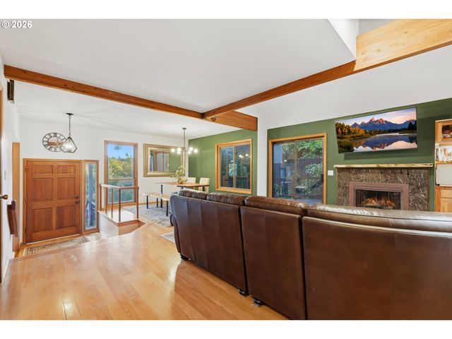 12 SAINT HELENS Cir, Lake Oswego, OR 97035