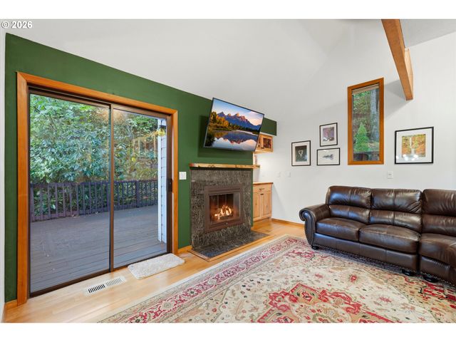 12 SAINT HELENS Cir, Lake Oswego, OR 97035