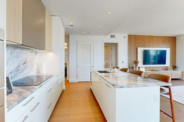 240 Devonshire St 3912, Boston, MA 02110