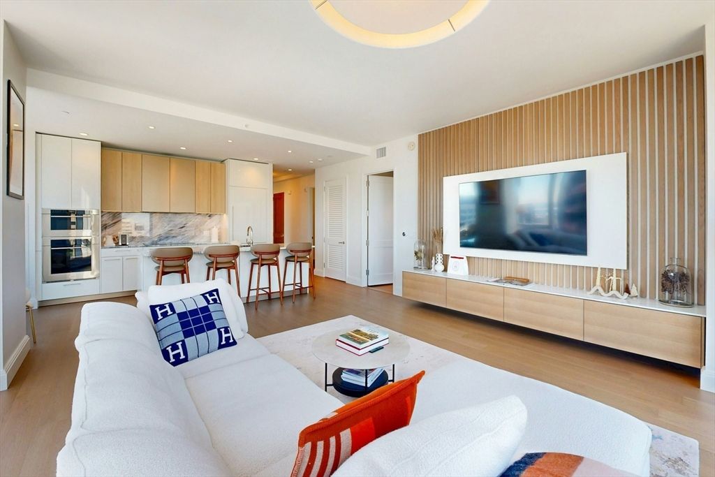 240 Devonshire St 3912, Boston, MA 02110