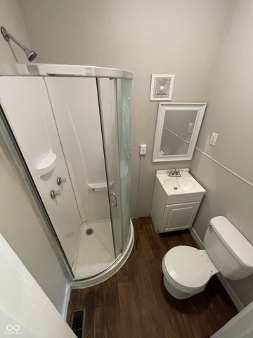 4212 E Washington Street, Indianapolis, IN 46201