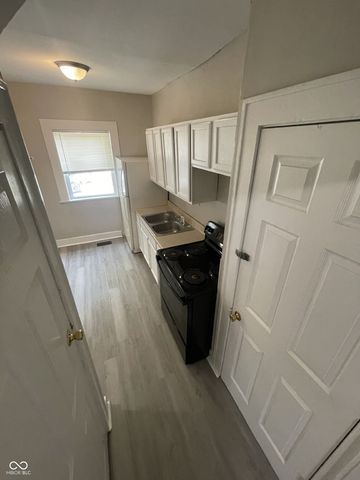 4212 E Washington Street, Indianapolis, IN 46201