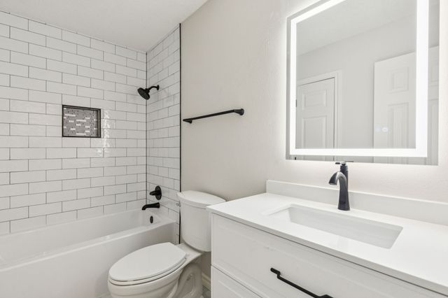 1213 Hillwood Way, Grapevine, TX 76051