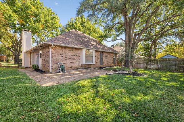 1213 Hillwood Way, Grapevine, TX 76051