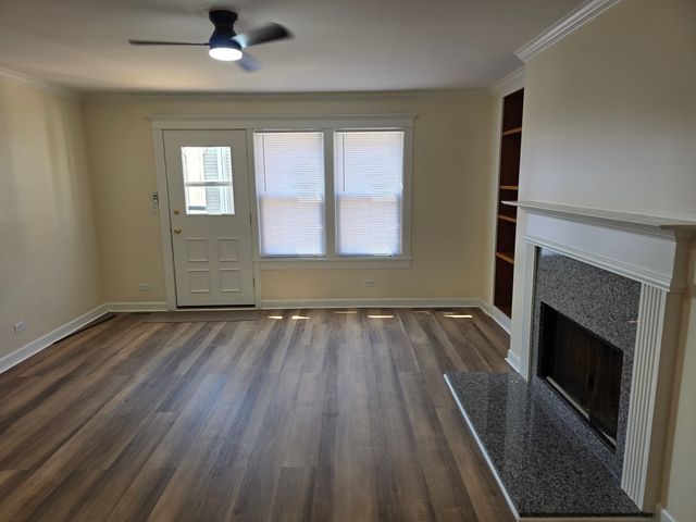 221 N Walnut Street H, Bensenville, IL 60106