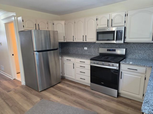 221 N Walnut Street H, Bensenville, IL 60106