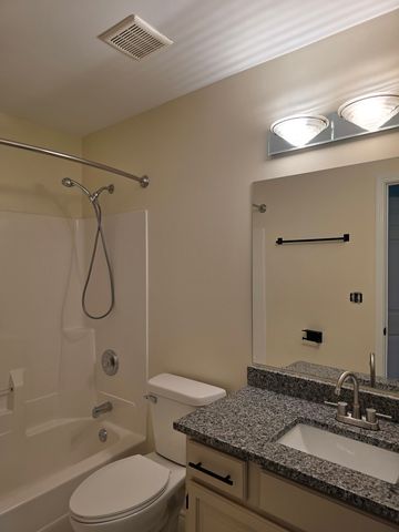 221 N Walnut Street H, Bensenville, IL 60106