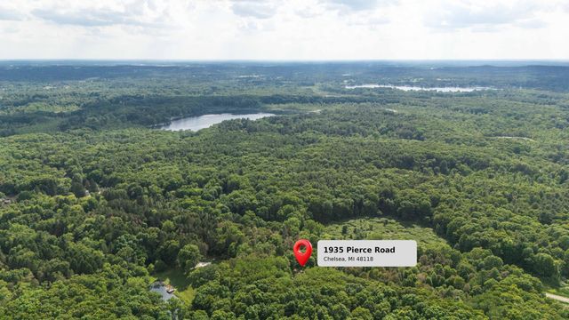 1935 Pierce Road, Chelsea, MI 48118