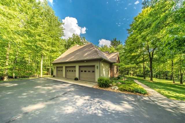 1935 Pierce Road, Chelsea, MI 48118
