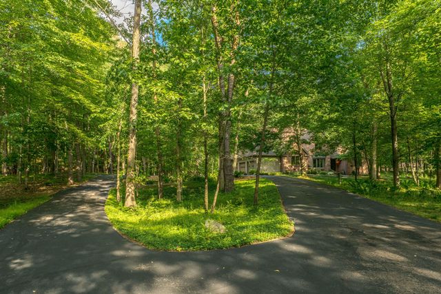 1935 Pierce Road, Chelsea, MI 48118