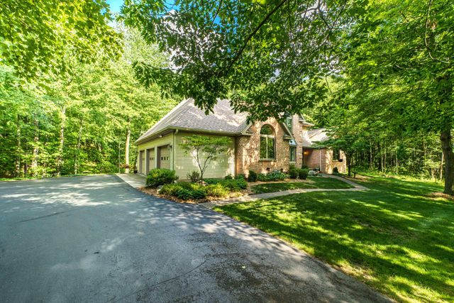 1935 Pierce Road, Chelsea, MI 48118