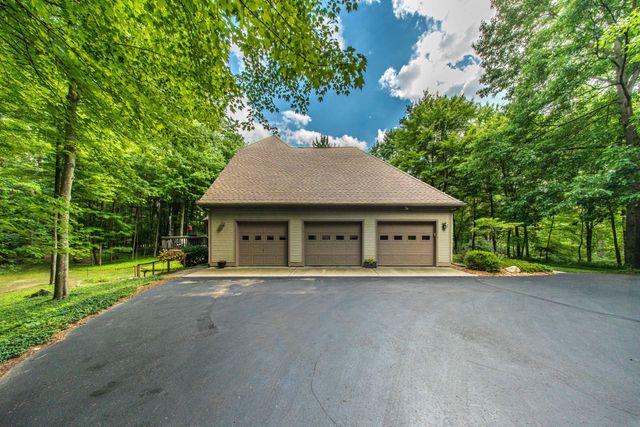 1935 Pierce Road, Chelsea, MI 48118