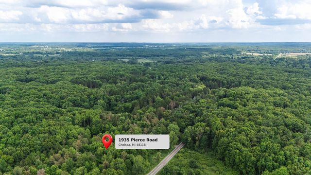 1935 Pierce Road, Chelsea, MI 48118
