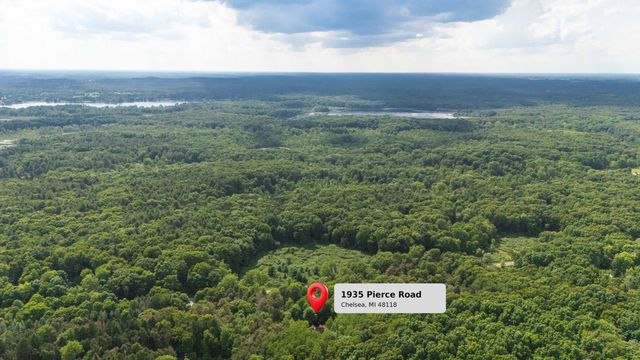1935 Pierce Road, Chelsea, MI 48118