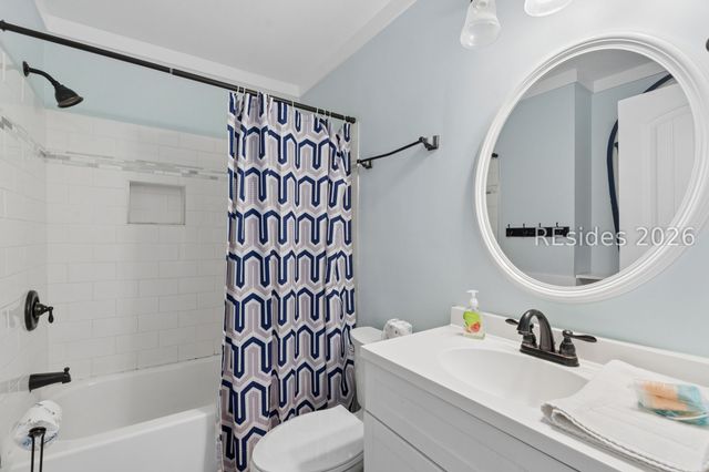 40 Folly Field Road B102, Hilton Head Island, SC 29928
