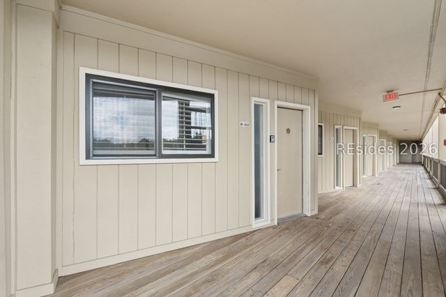 40 Folly Field Road B102, Hilton Head Island, SC 29928