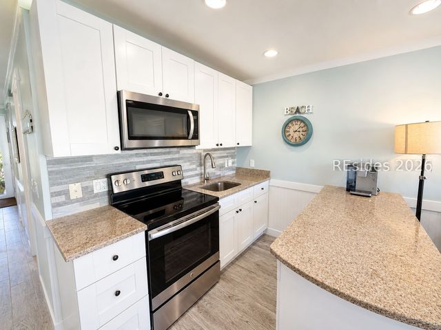 40 Folly Field Road B102, Hilton Head Island, SC 29928